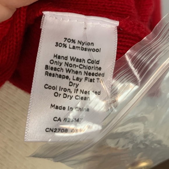 Talbots red cable knit sweater with crewneck & button shoulder Size M ❤️ - Picture 10 of 12
